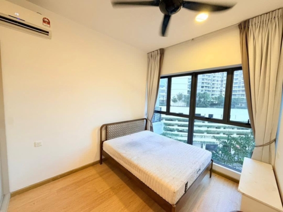 Fully Furnished Bungaraya Condominium