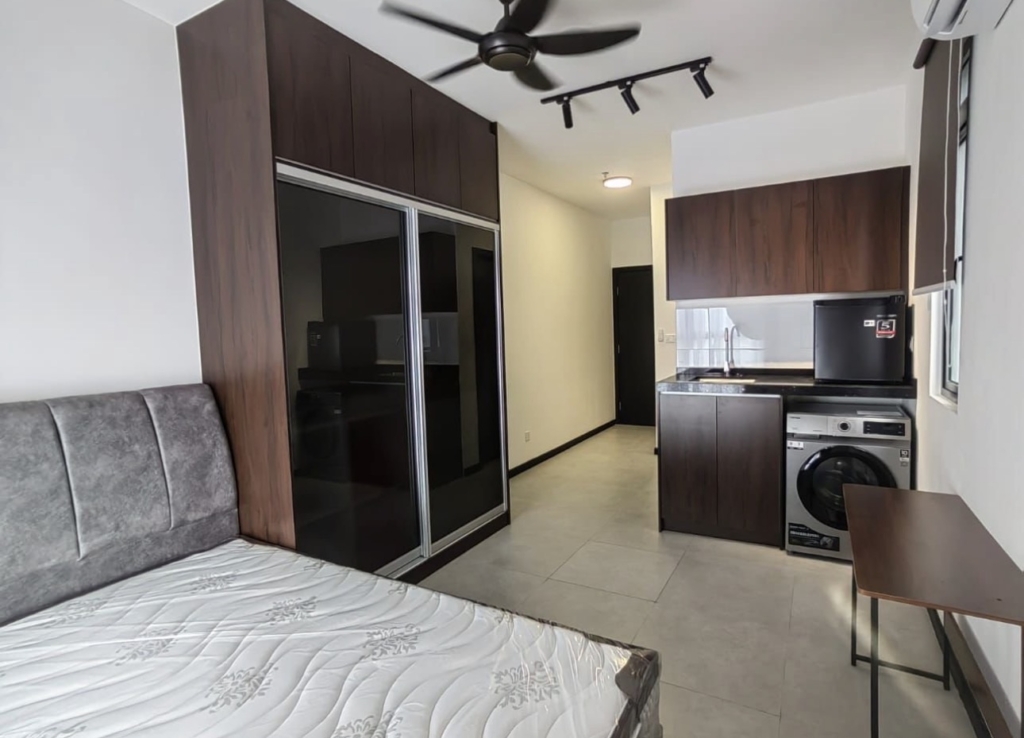 A comfortable room is available for immediate move