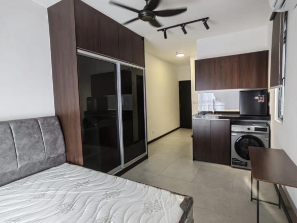 A comfortable room is available for immediate move