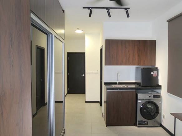 A comfortable room is available for immediate move