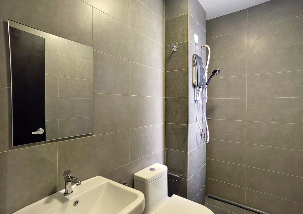 A comfortable room is available for immediate move