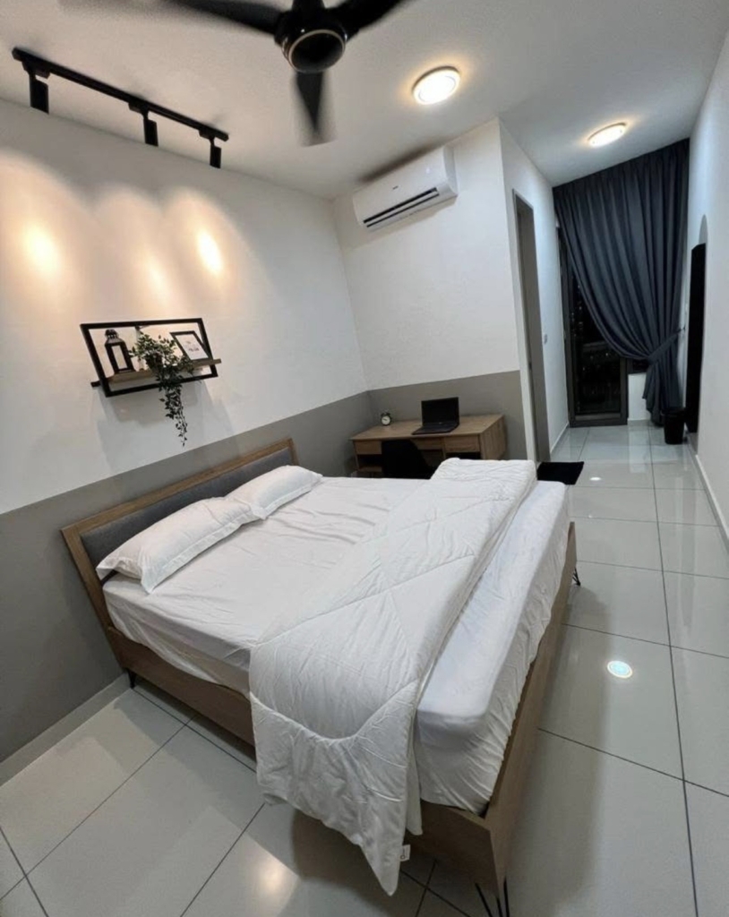 A Fully Furnished Single Room Available For Rent