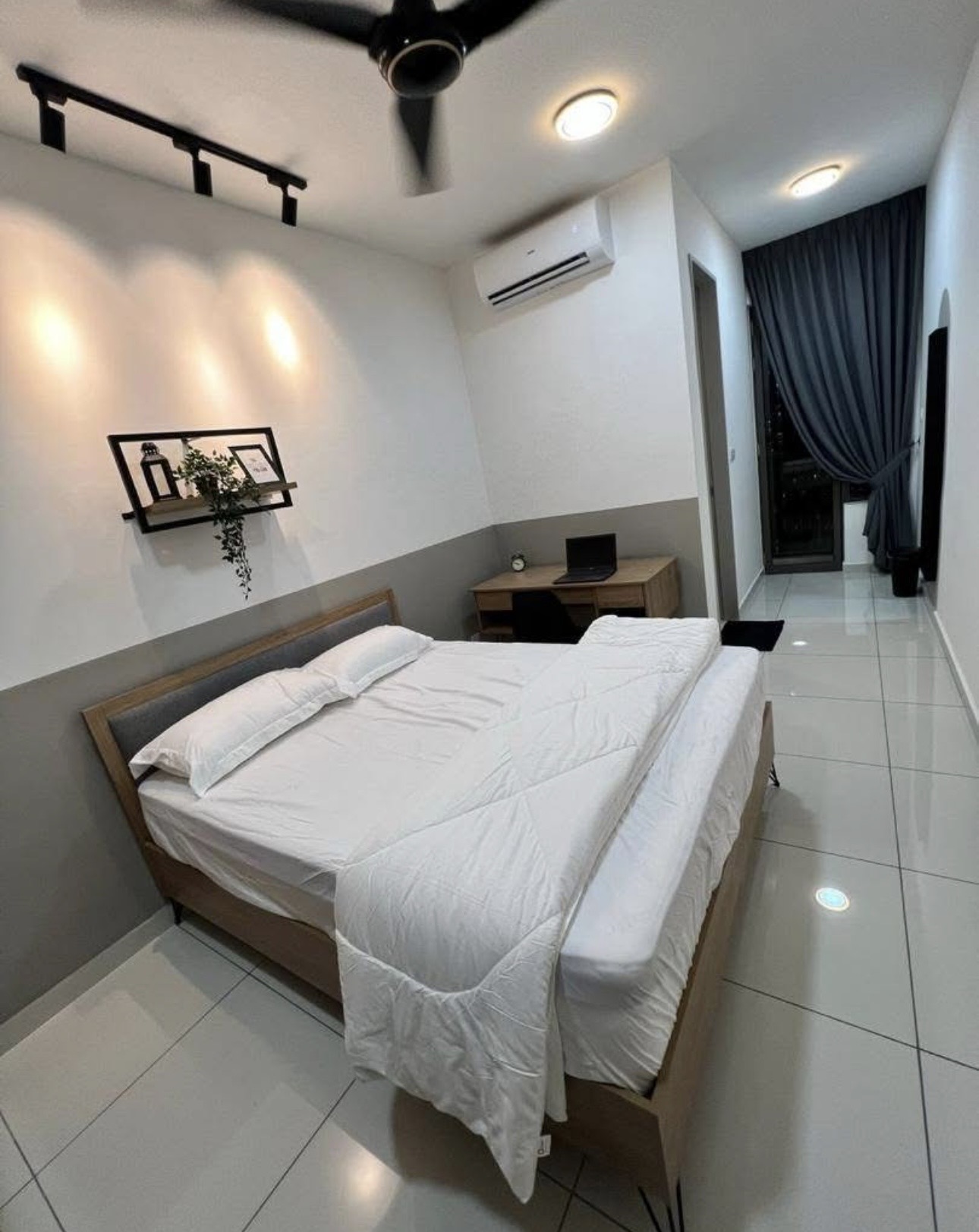A Fully Furnished Single Room Available For Rent