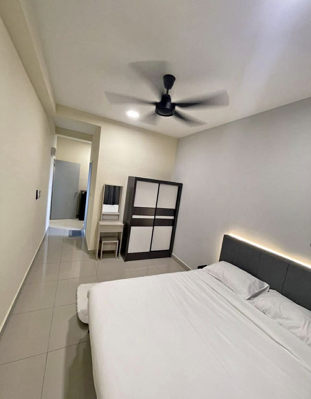 A Fully Furnished Single Room Available For Rent