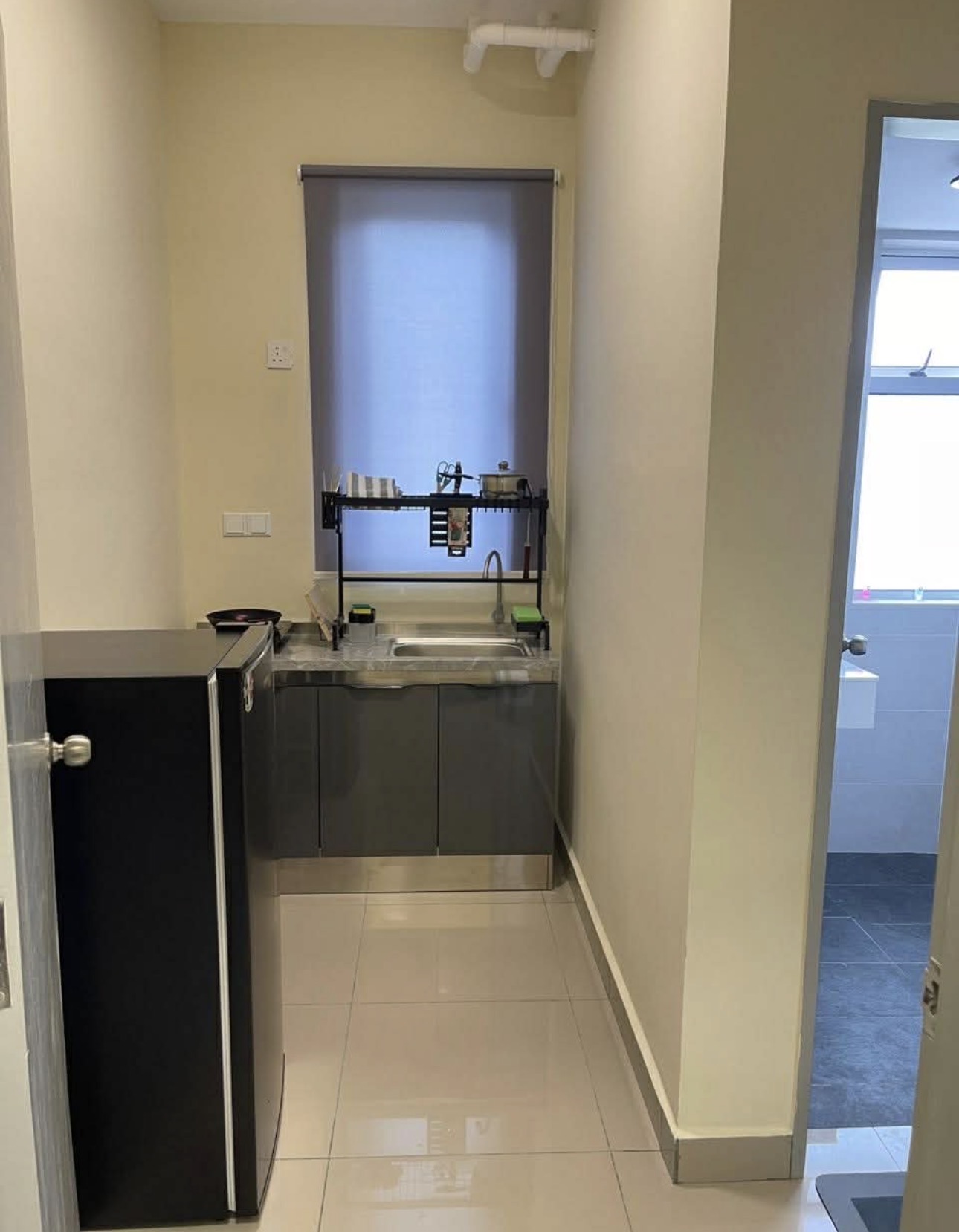 A Fully Furnished Single Room Available For Rent