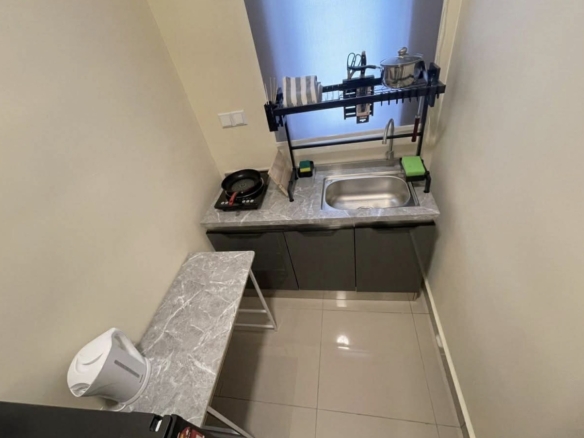 A Fully Furnished Single Room Available For Rent