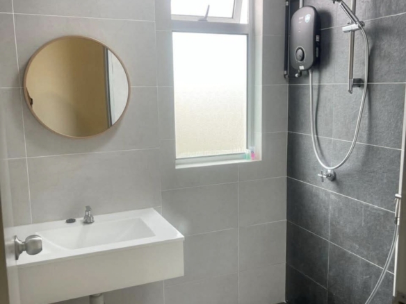 A Fully Furnished Single Room Available For Rent
