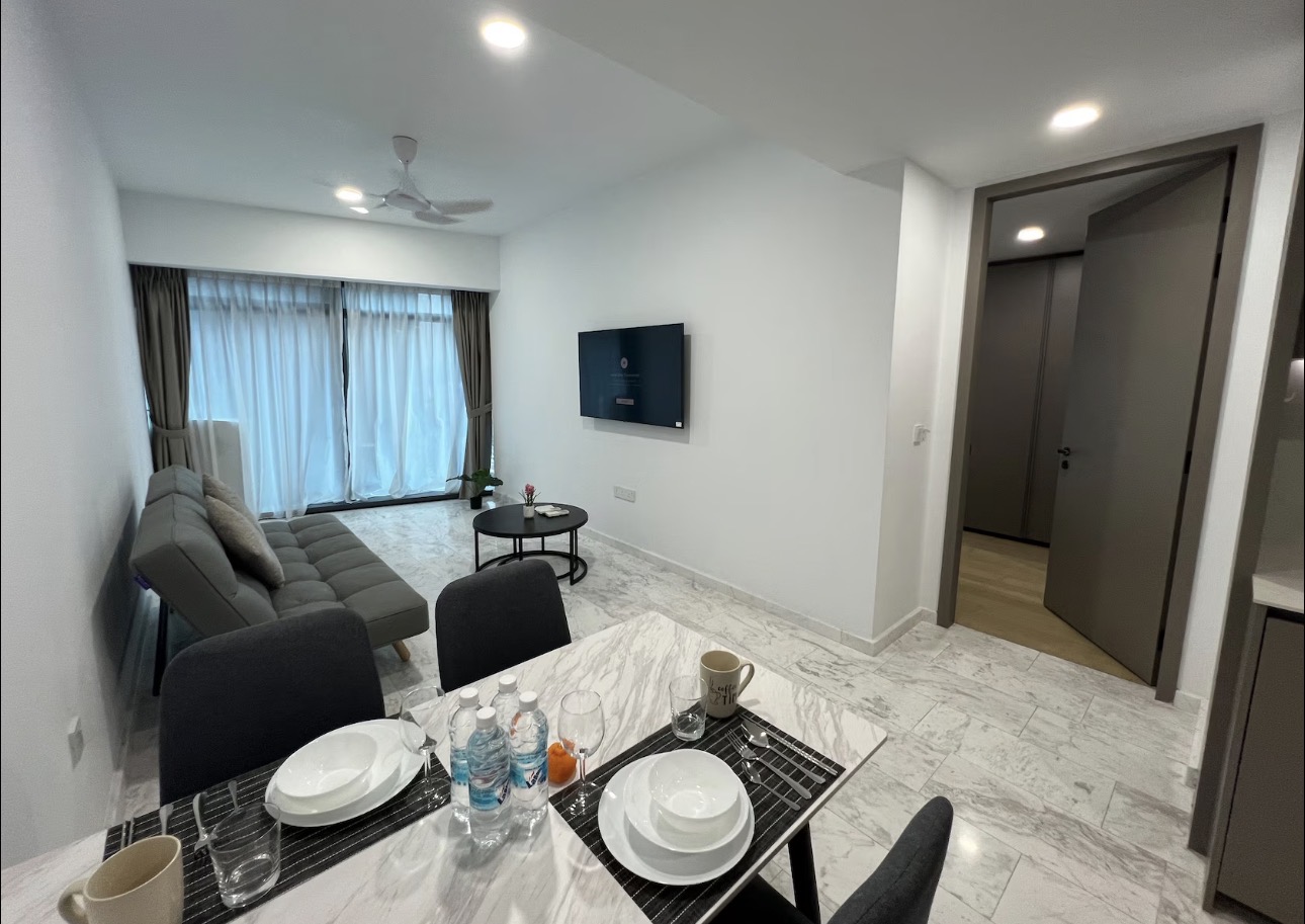 A comfortable room is available for immediate move