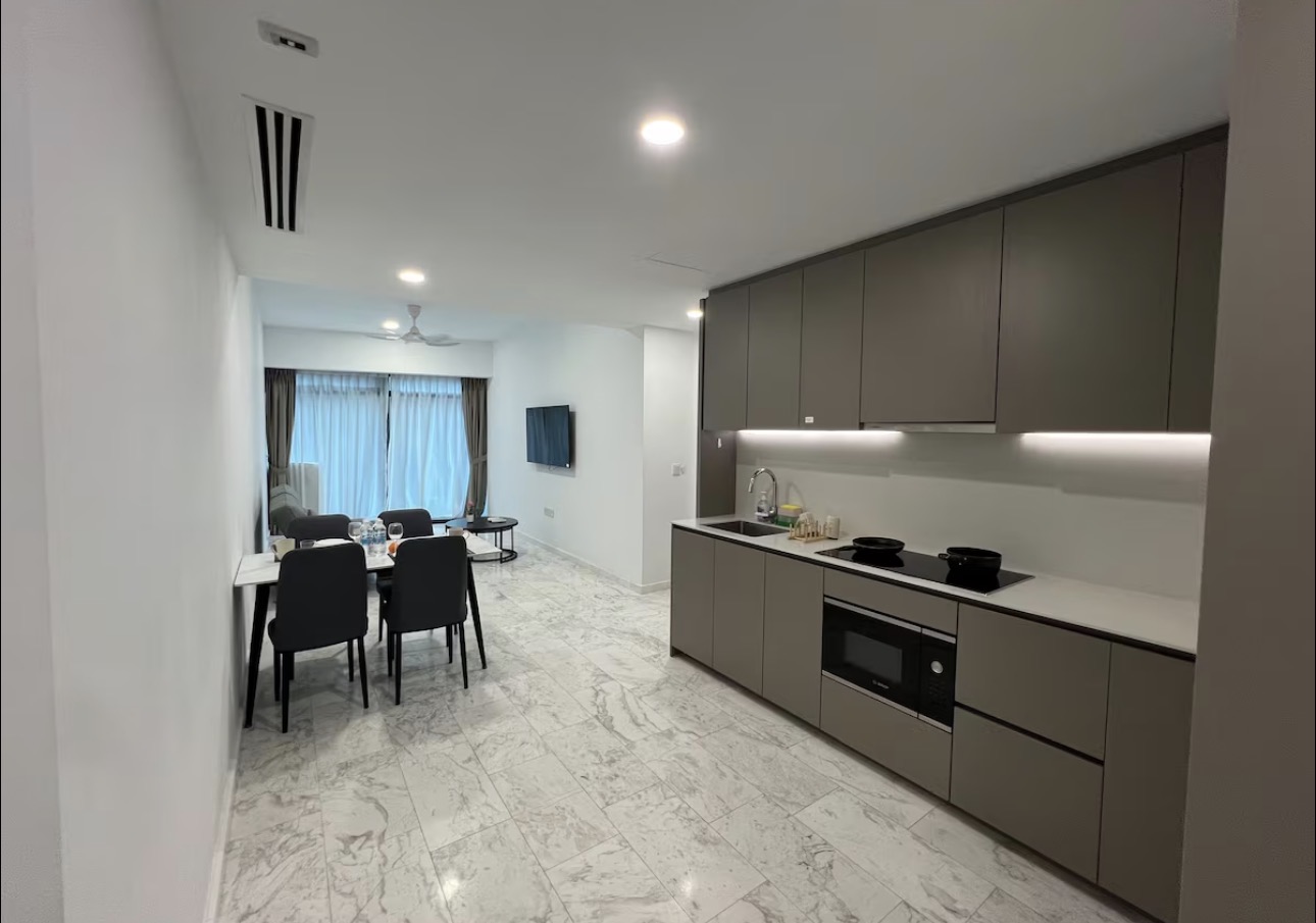 A comfortable room is available for immediate move