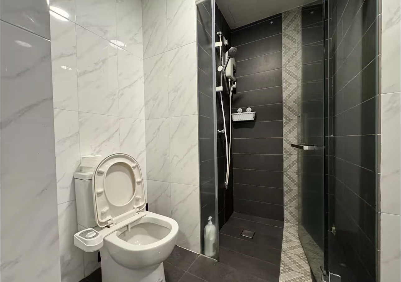 A Fully Furnished Studio Roon For Rent Available